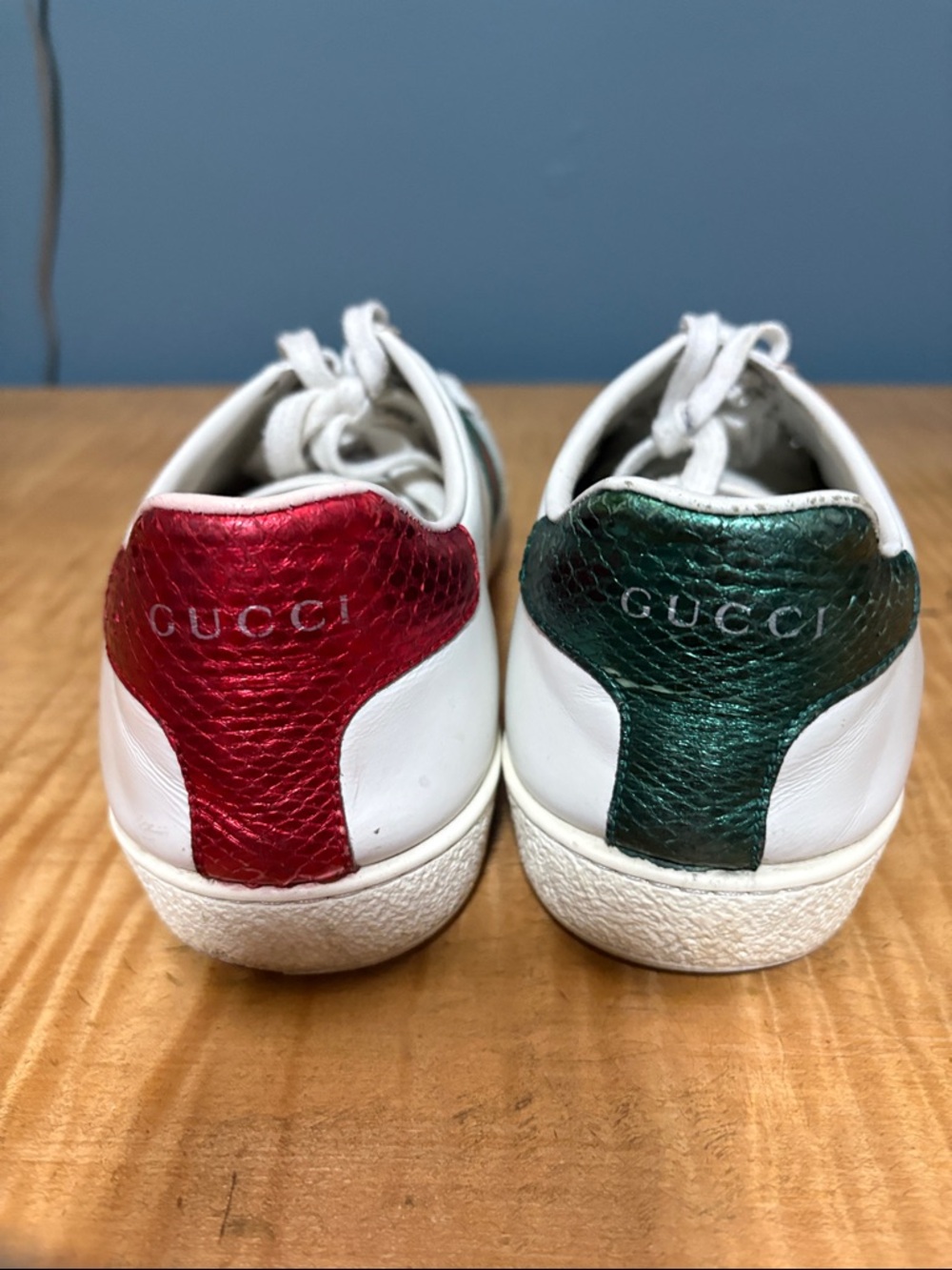 Gucci White Leather Low-Top Sneakers with Bumble Bee - Picture 3 of 9